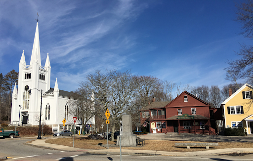 North Parish of North Andover. This historic Unitarian Universalist church is known for its white facade, tall steeple, and classic New England architecture